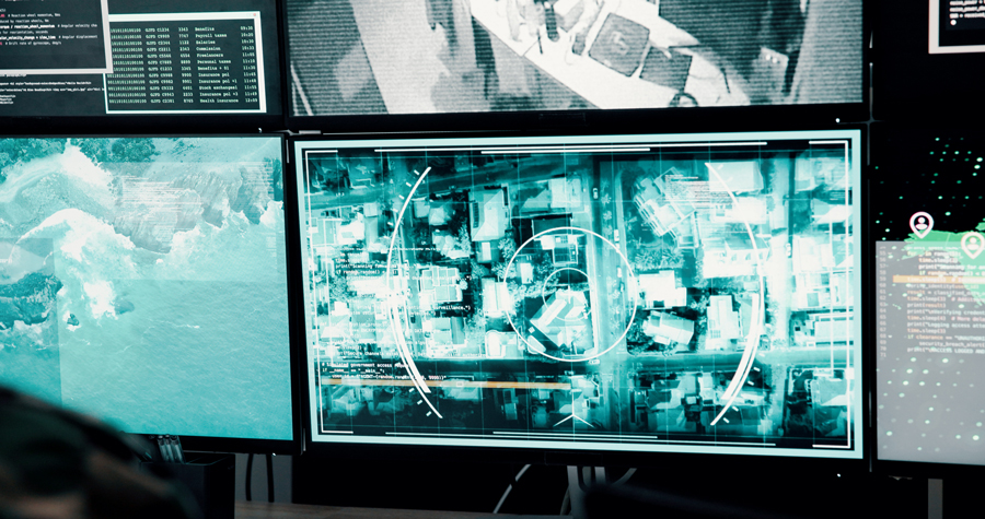 Central de monitoramento e rastreamento que permite localizar e recuperar veículos roubados.